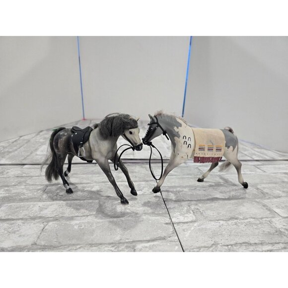 Lot of 2 Vtg 1992 Marchon Grand Champions Ranch Painted Pinto Horses Grey White‎ - Picture 1 of 9